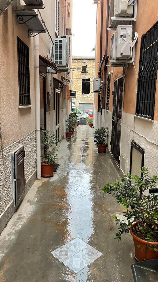 Вилла Casa Vacanze Antico Cortile Delle Palme Villagrazia Di Carini Экстерьер фото