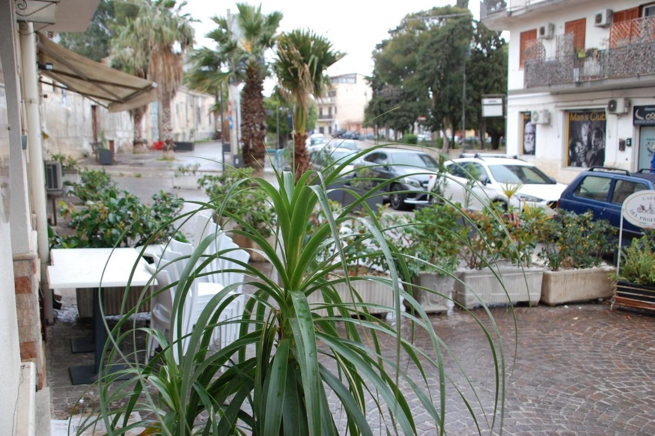 Вилла Casa Vacanze Antico Cortile Delle Palme Villagrazia Di Carini Экстерьер фото