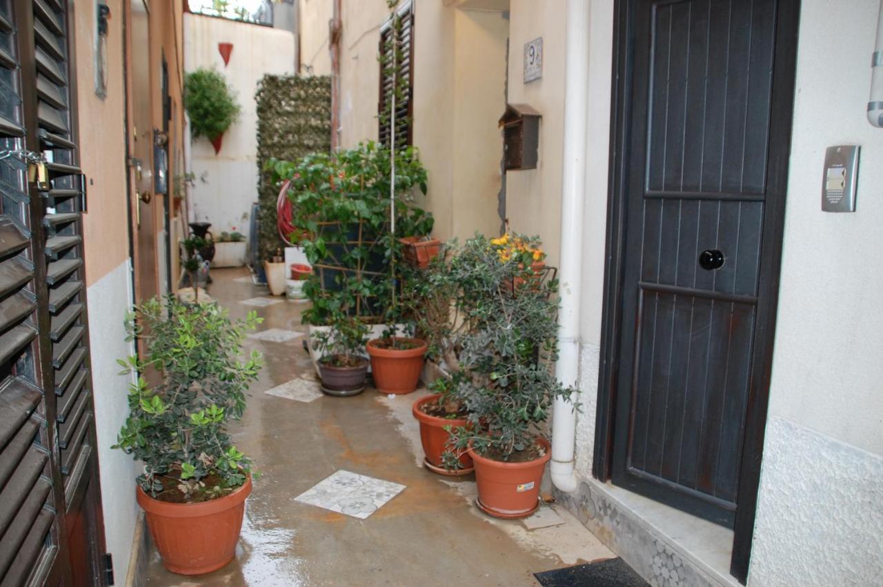 Вилла Casa Vacanze Antico Cortile Delle Palme Villagrazia Di Carini Экстерьер фото